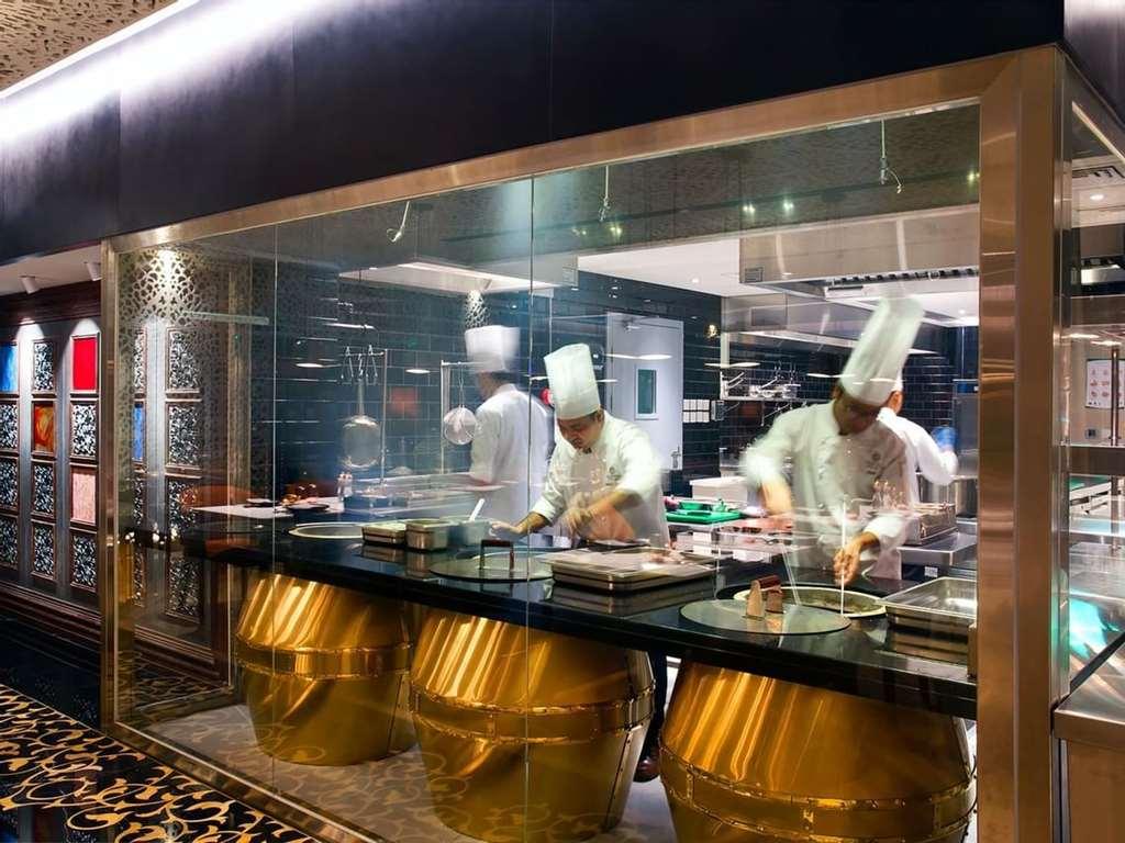 Grayton Hotel By Blazon Hotels Dubai Restaurant photo